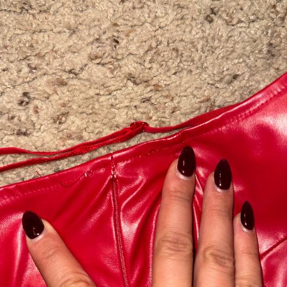 red crop top - Picture 2 of 2